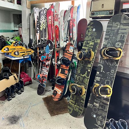 L'Astazou "Pret Gracieux Du Materiel De Ski" Au Studio リュス・サン・ソヴァール エクステリア 写真
